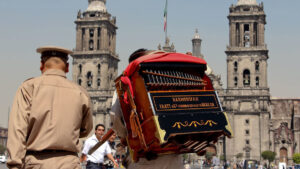 Piden declarar a organilleros como patrimonio cultural